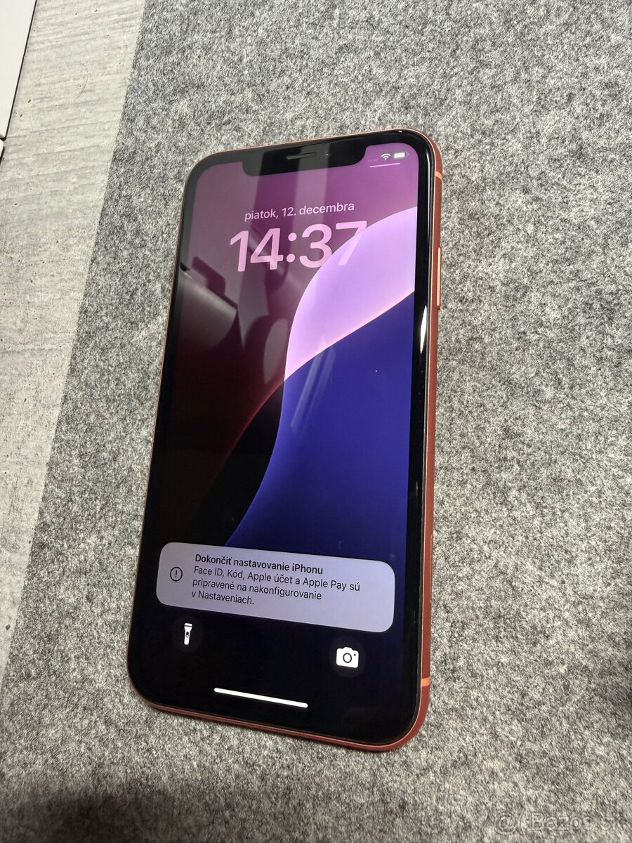 Iphone XR 64GB velmi zachovalý,82% - 3