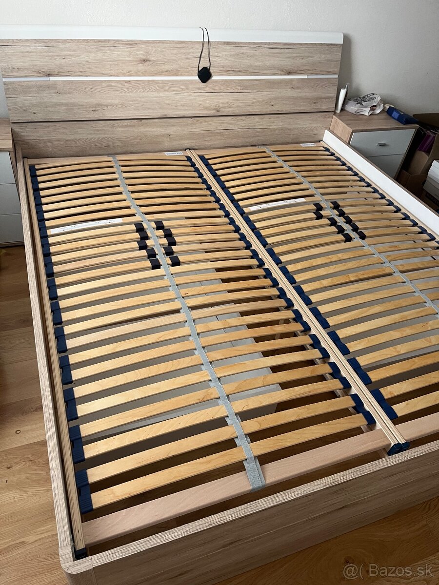Manželská posteľ 180x200 + rošty - 3