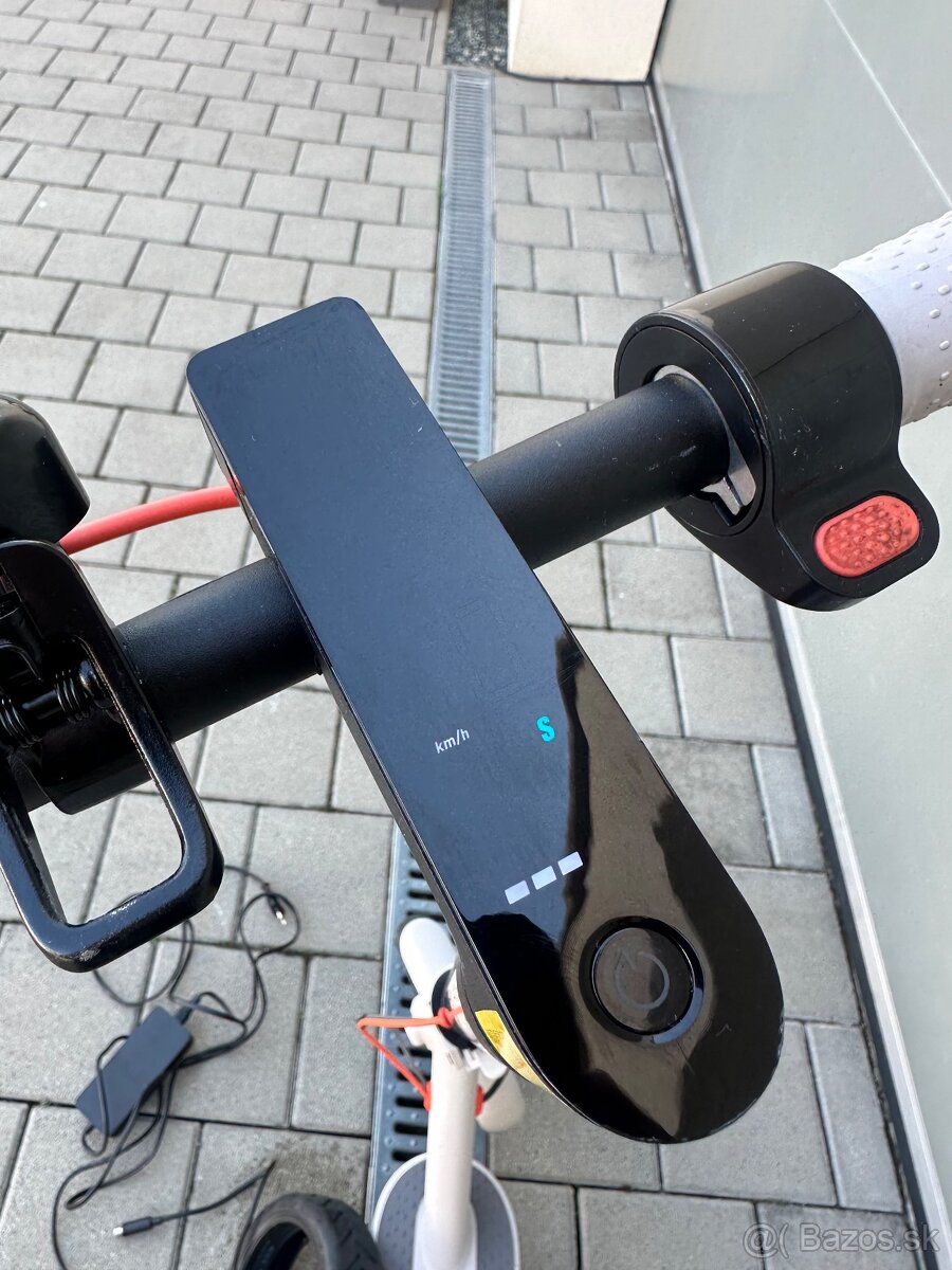 Elektrická kolobežka XIAOMI - 3