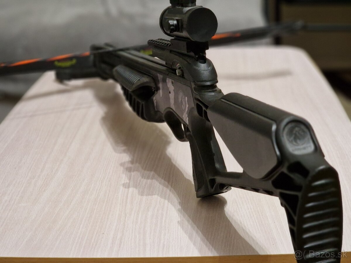 Kuša Barnett blackcat - 3