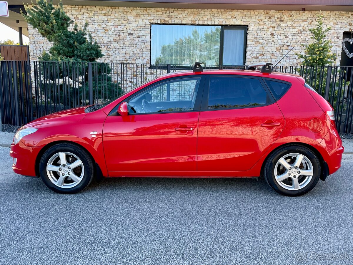 Hyundai i30 1.6 CRDi, 1 majiteľ, SR - 3