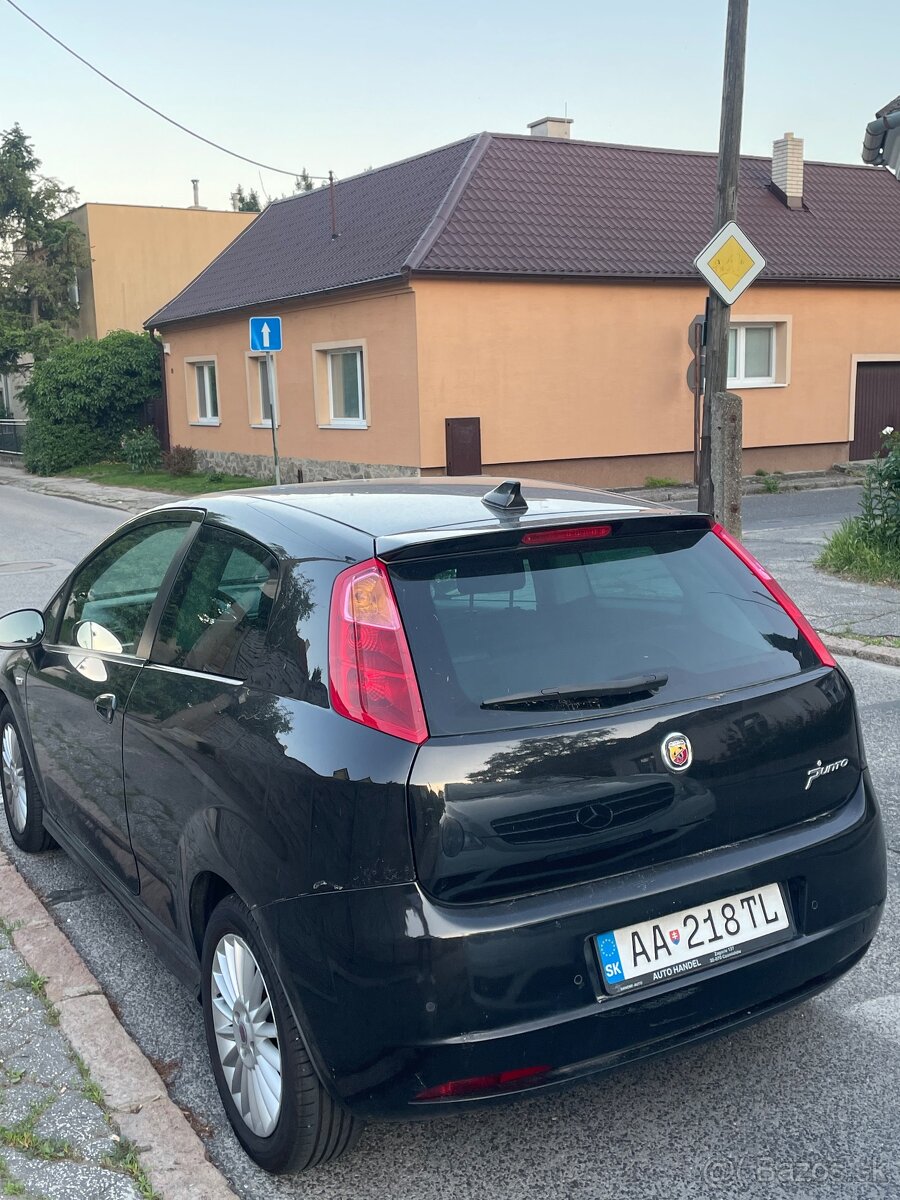 Fiat Punto evo pokazeny vstrekovac - 3