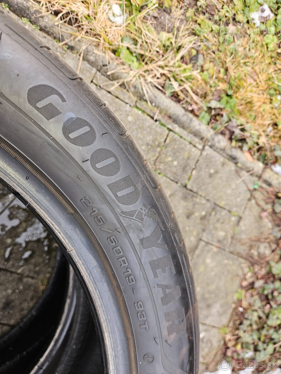 Goodyear sealTech 215/50 R19 - 3