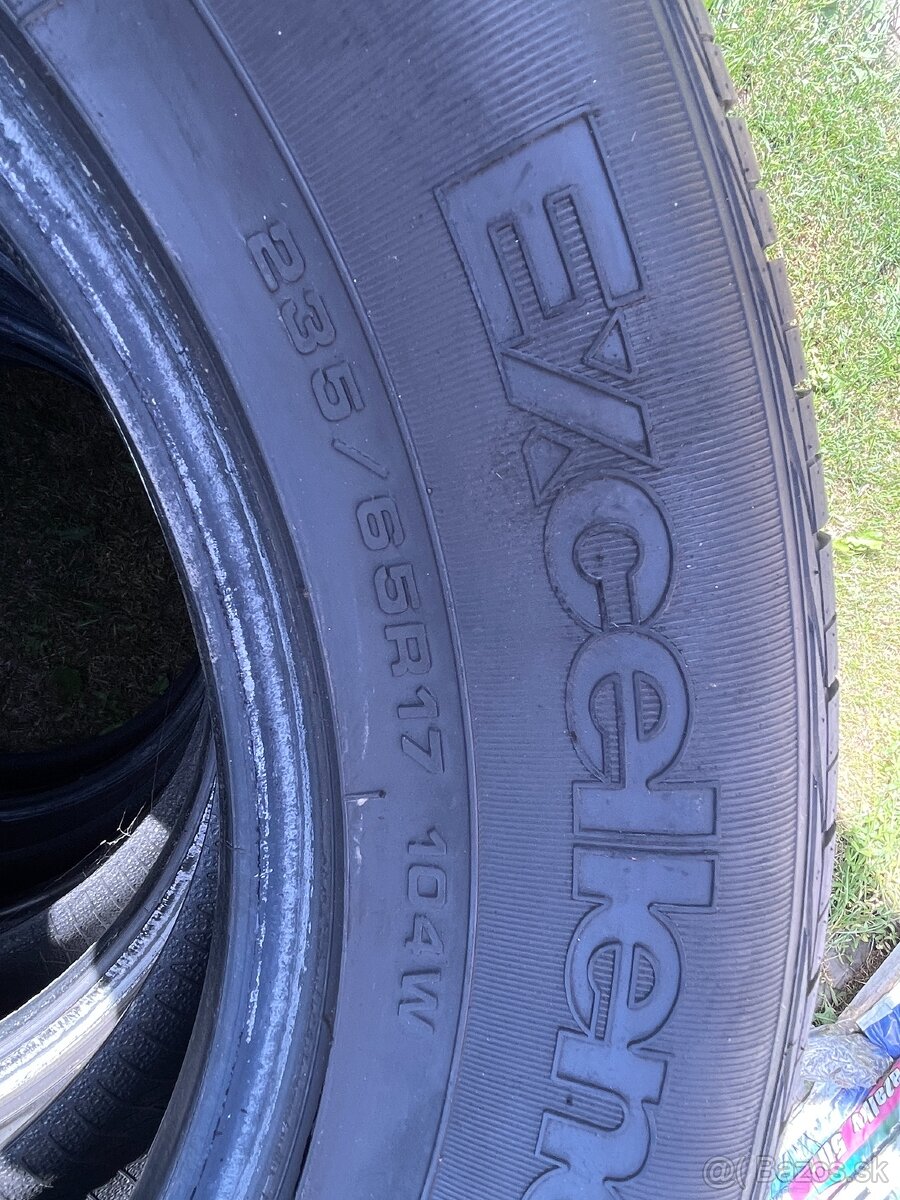 Pneumatiky Goodyear excellence 235/65 R17 - 3