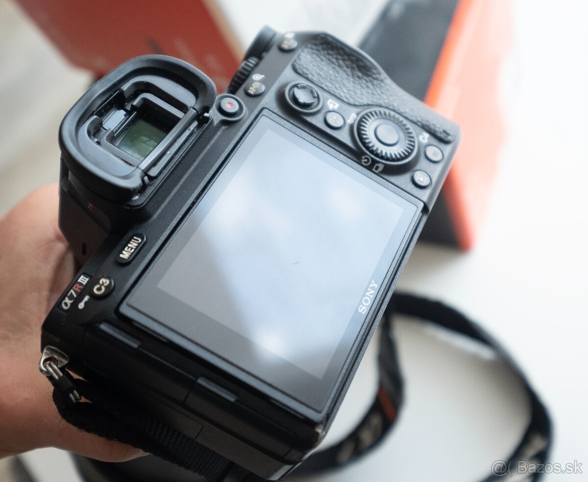 Sony Alpha A7R III + objektív Zeiss Distagon 35mm F1.4 ZA - 3