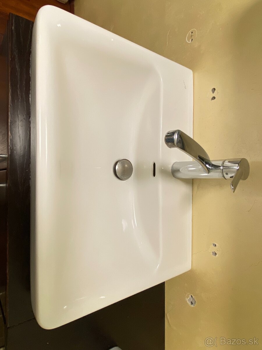 Skrinka do kúpelne + umývadlo a batéria - 3