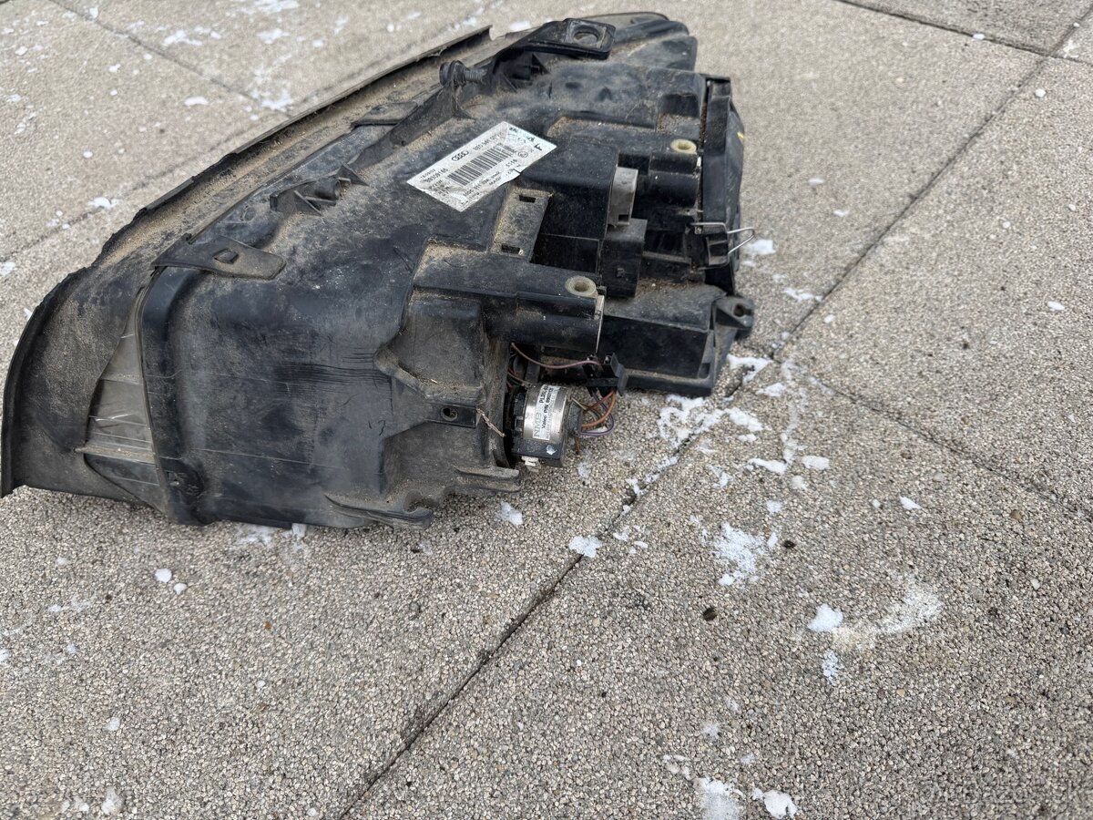 Práve svetlo na Audi a4 b6 - 3