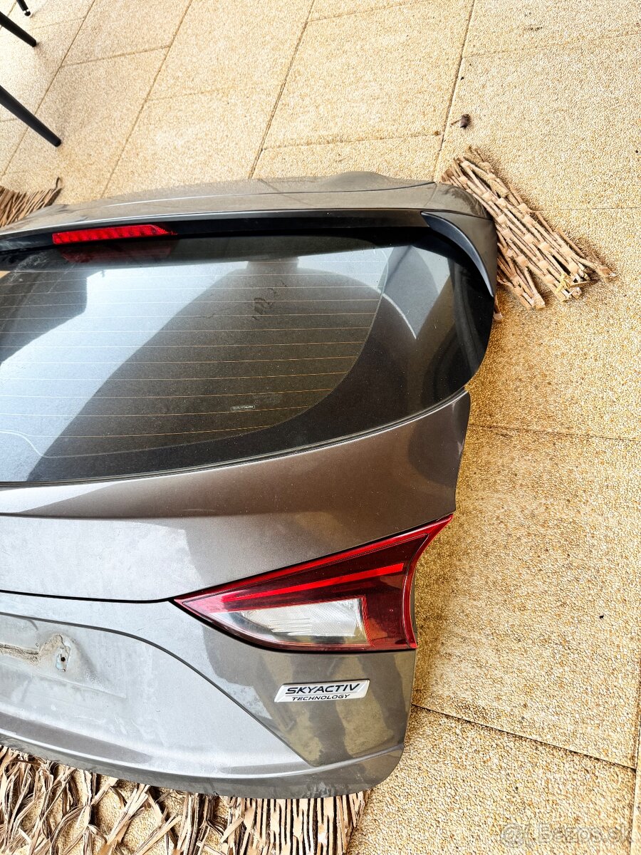 Mazda 3 BM BN kufor - 3