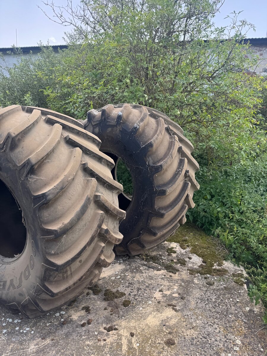 Predam gumy 900/60 r32 - 3