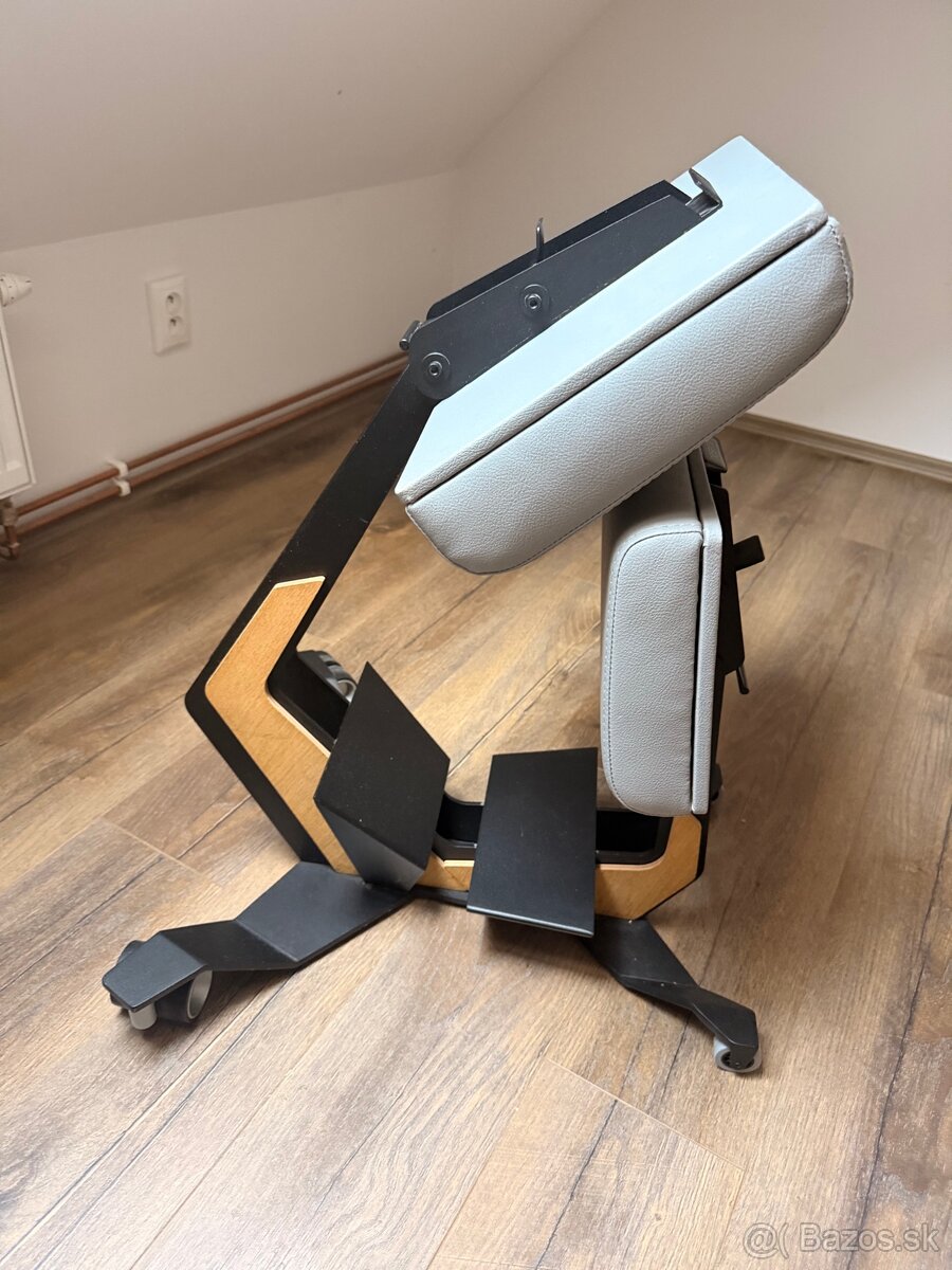 ERGONOMICKA STOLICKA NESEDA - 3