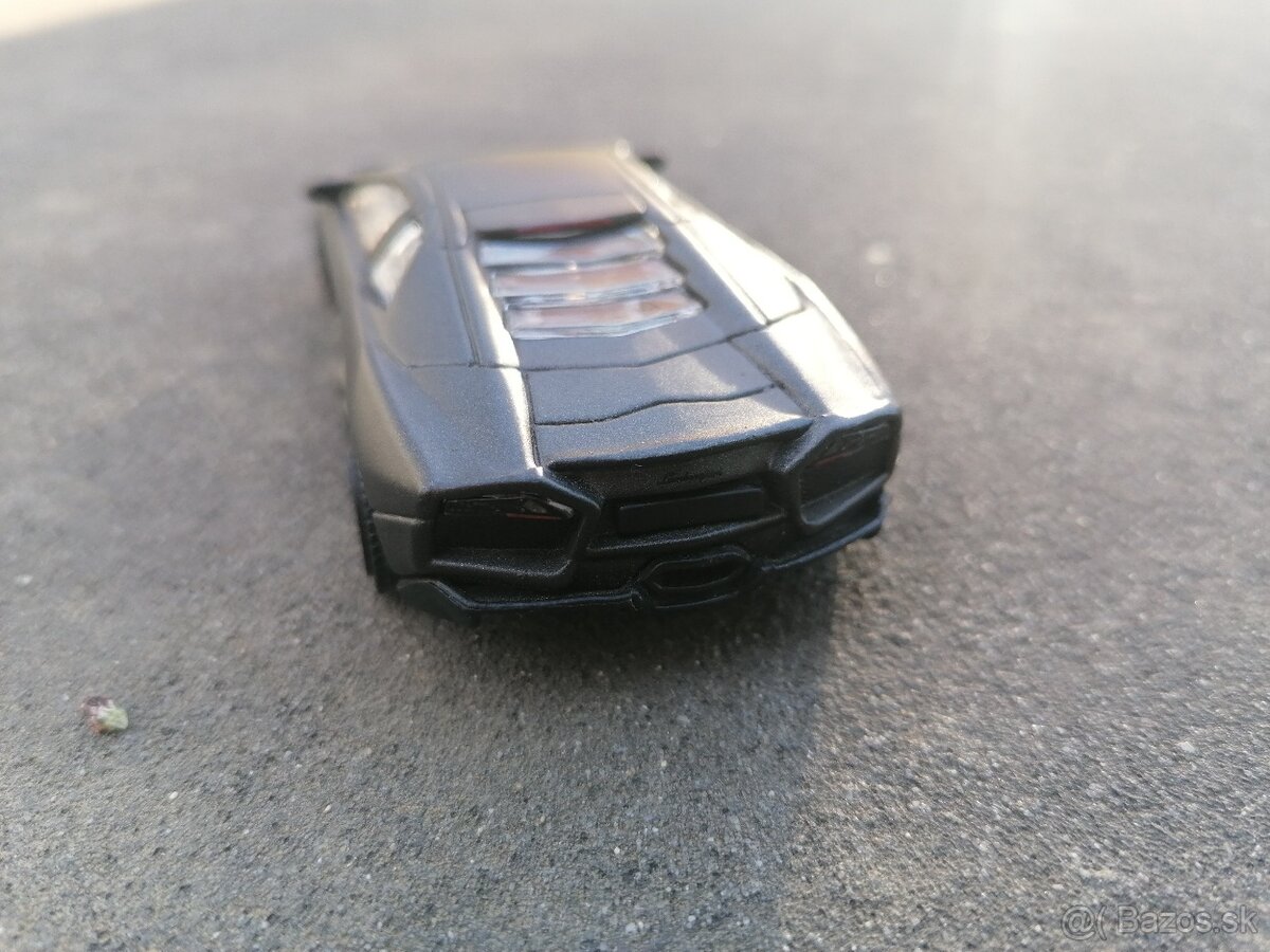 Predám auto Burago Lamborghini Reventón - 3
