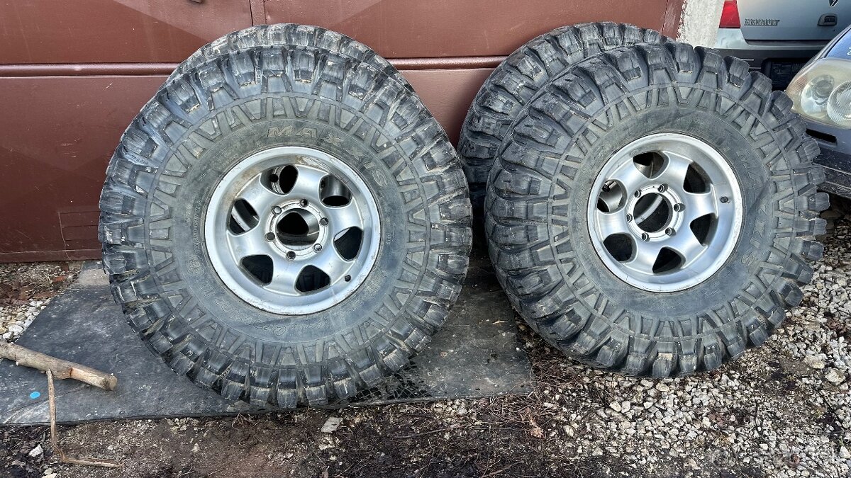 Predám offroad pneu 37x12.5 r15 maxxis crawler