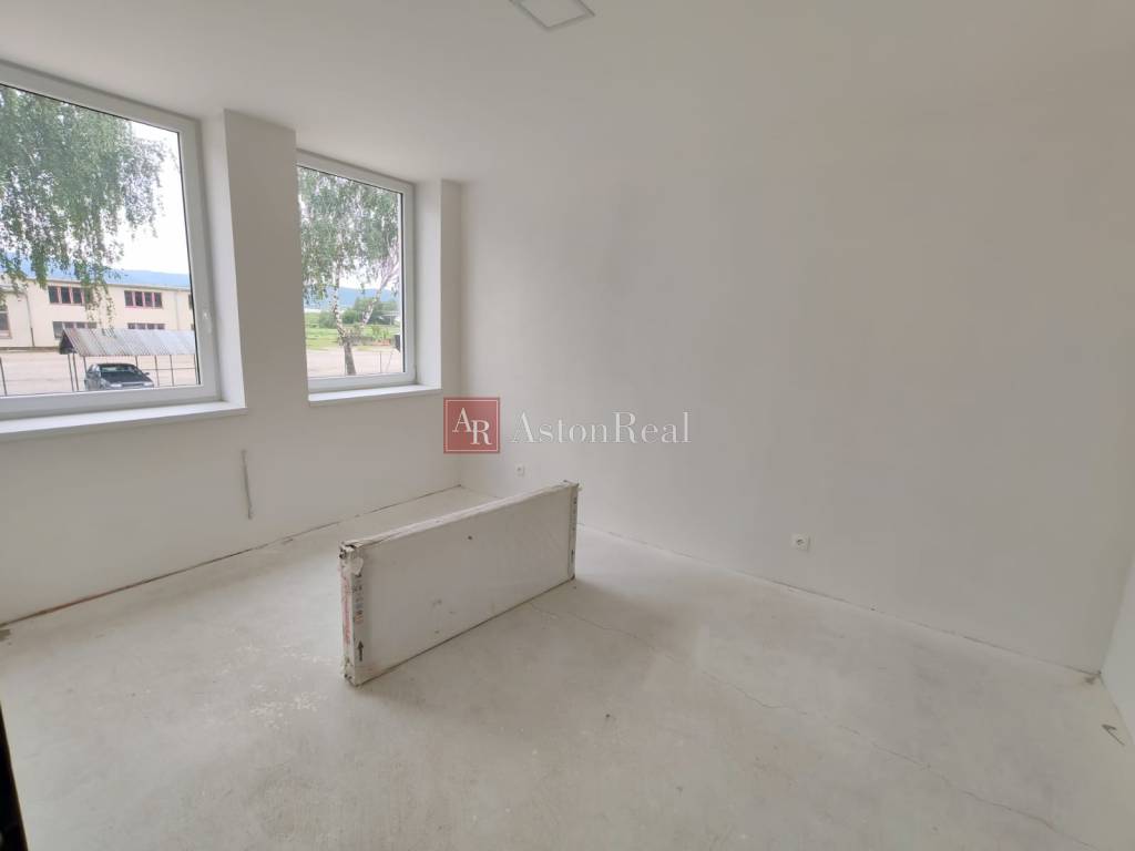 Byt 3+kk, 58,74m2, vyvýšené prízemie, parkovacie miesto, Cho - 3