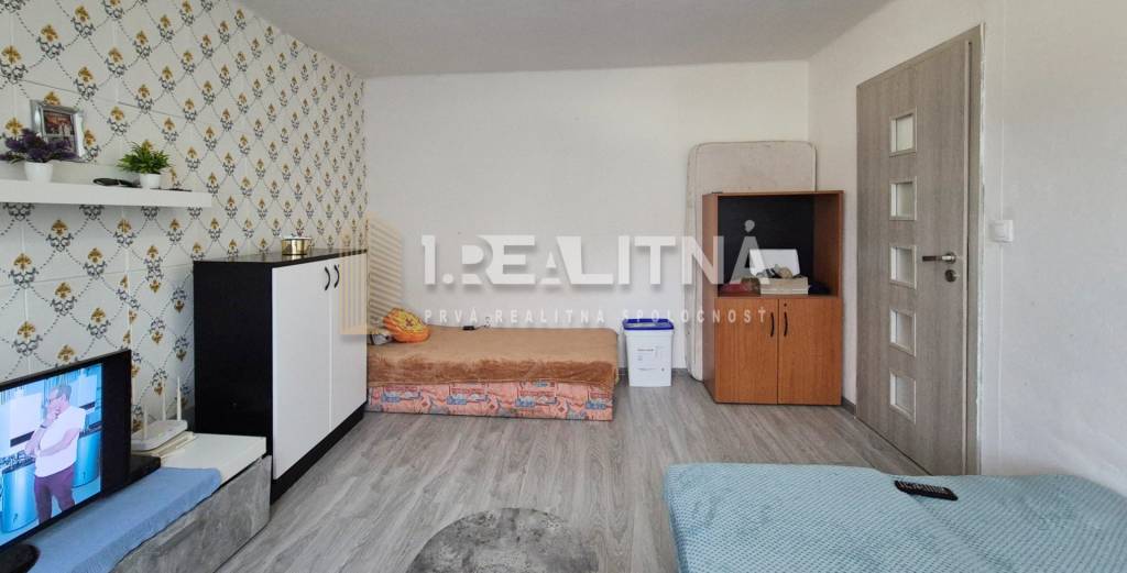 1-IZBOVÝ BYT PO KOMPLETNEJ REKONŠTRUKCII, 31 M2 ZVOLEN - SEK - 3