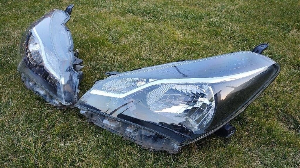 Toyota Yaris 3 III 2017 - 2020 - Predne svetlo lampa - 3