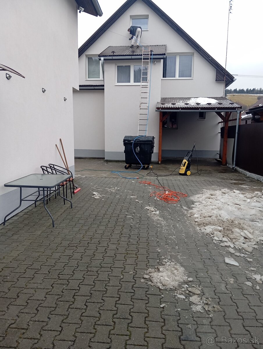 Predam dva objekty slúžiace na ubytovanie - 3