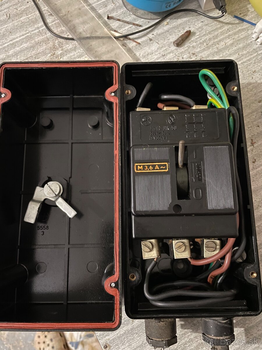 Ističový vypínač J1K50A - 3