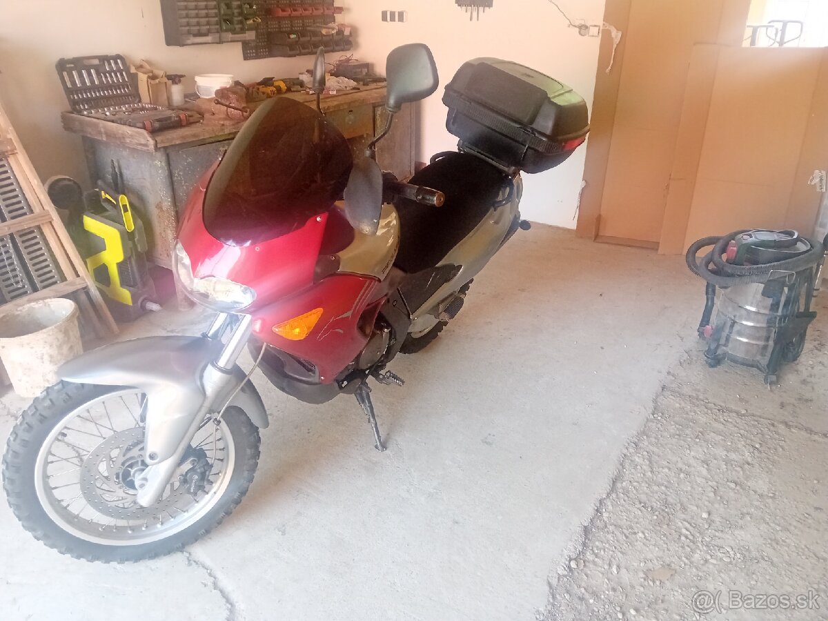 Predán Aprilia Pegaso 650 i.e ročnik 2003