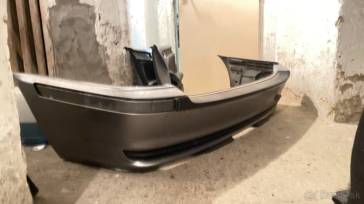 Zadný nárazník e46 touring - 3
