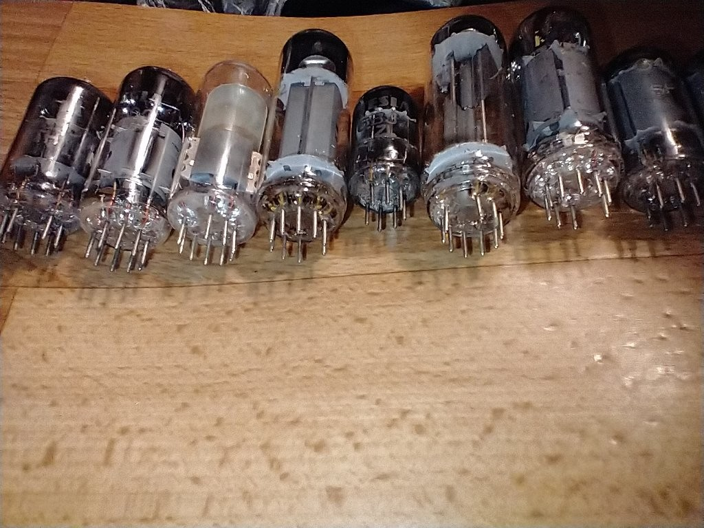 TESLA Elektrónky - 3