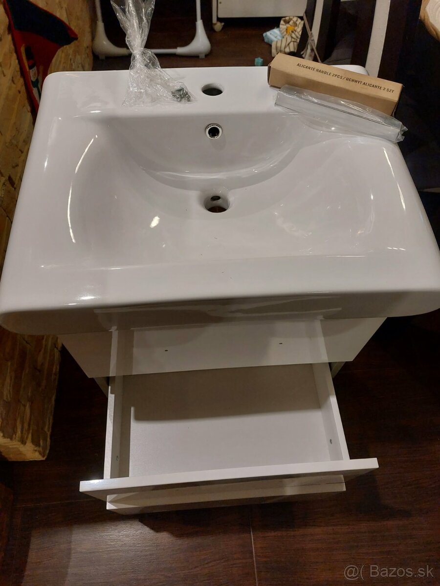 Kúpeľňova skrinka - 3