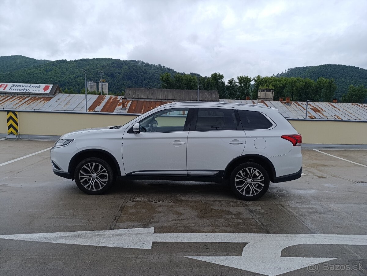 Mitsubishi Outlander INSTYLE 7-miestne