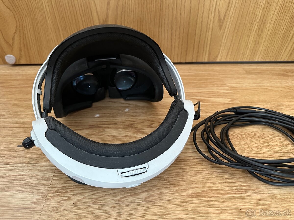 PS4 VR V2 + pohybové ovládače + 3 hry - 3