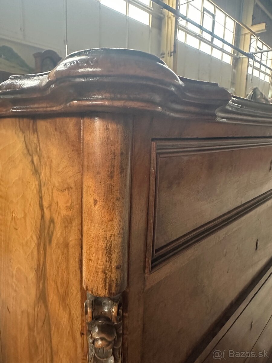 starožitná komoda - 3
