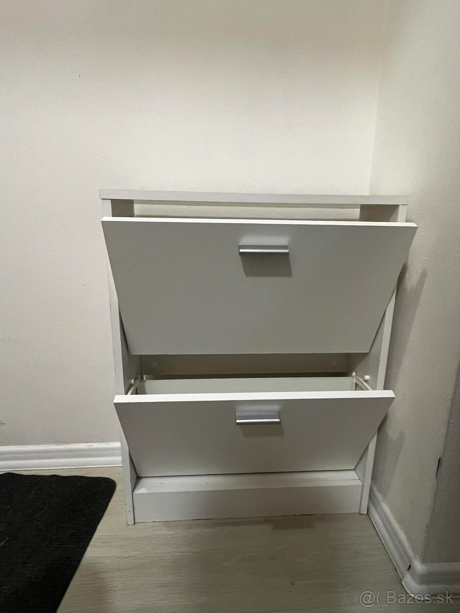 Regál jisk, matrace, písací stolík - 3