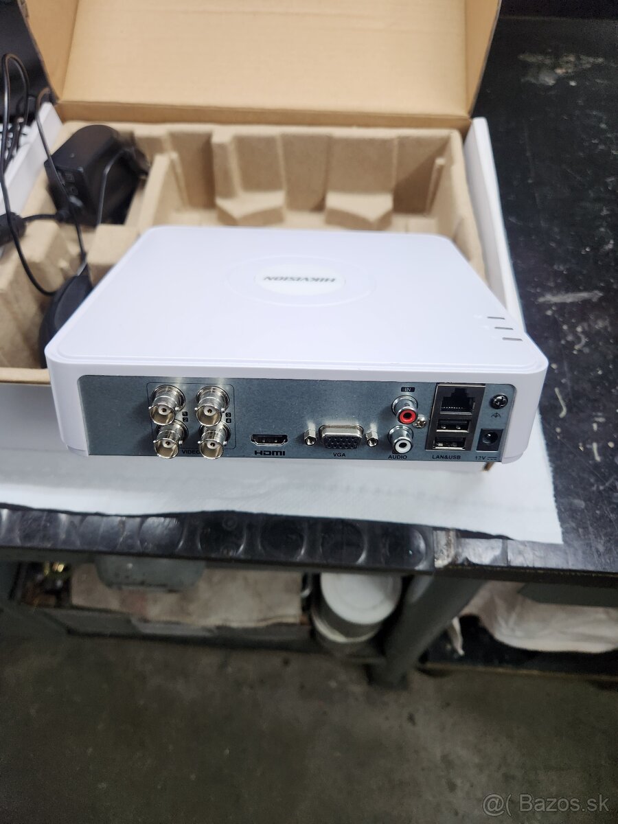 Predám videorekordér Hikvision 7100 series - 3