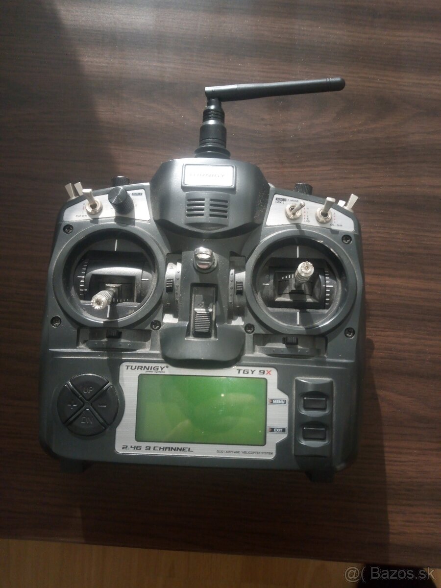 RC vysielac turnigy - 3