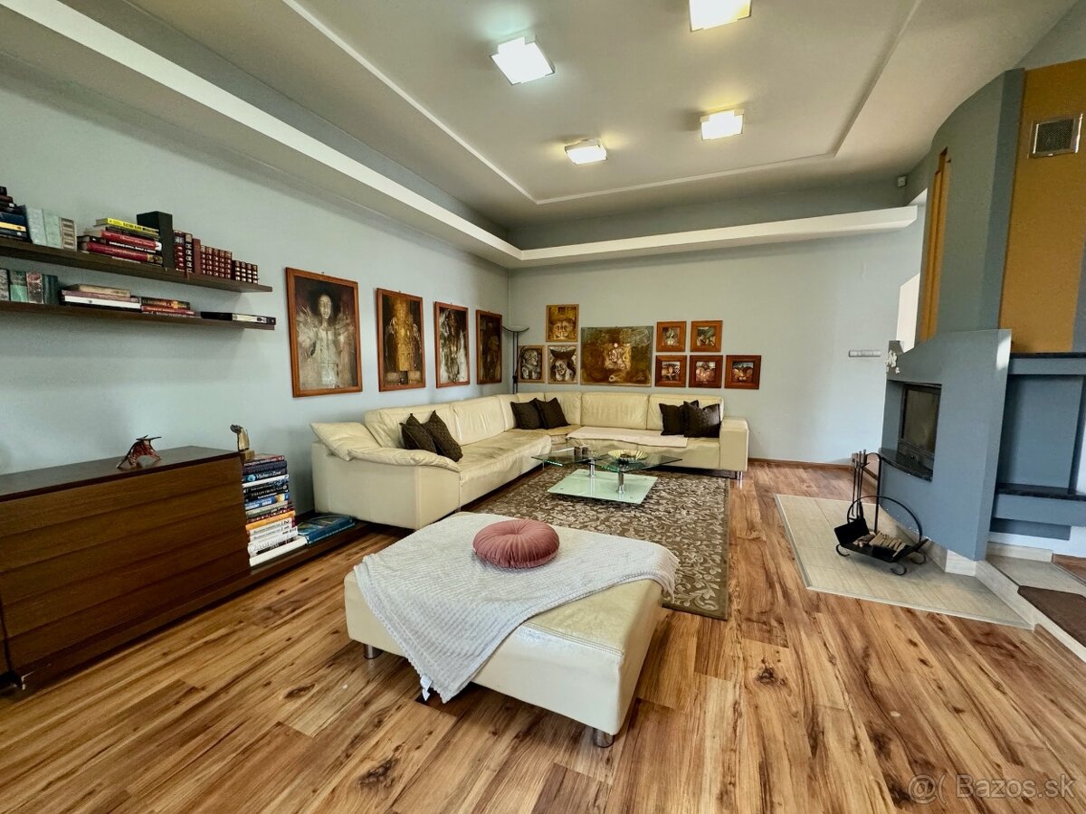 Dom v centre mesta s bazénom | Michalovce | Znížená cena - 3