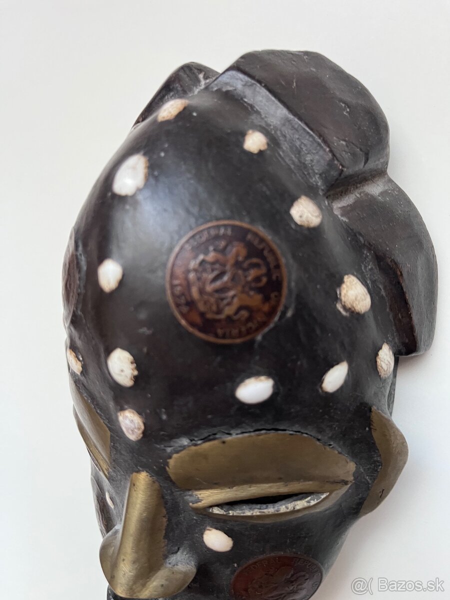 Africka maska zdobená mincami - 3