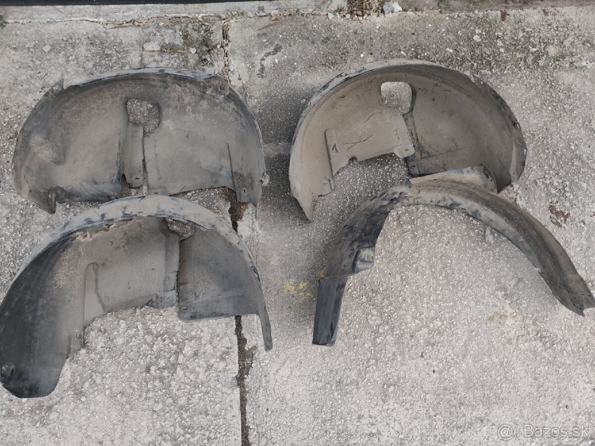 VW Golf 4 plastové podbehy - 3