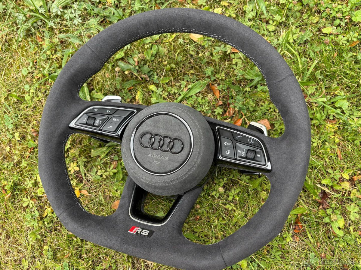 AUDI MULTIFUNKCNY VOLANT ALKANTARA s logom RS - 3