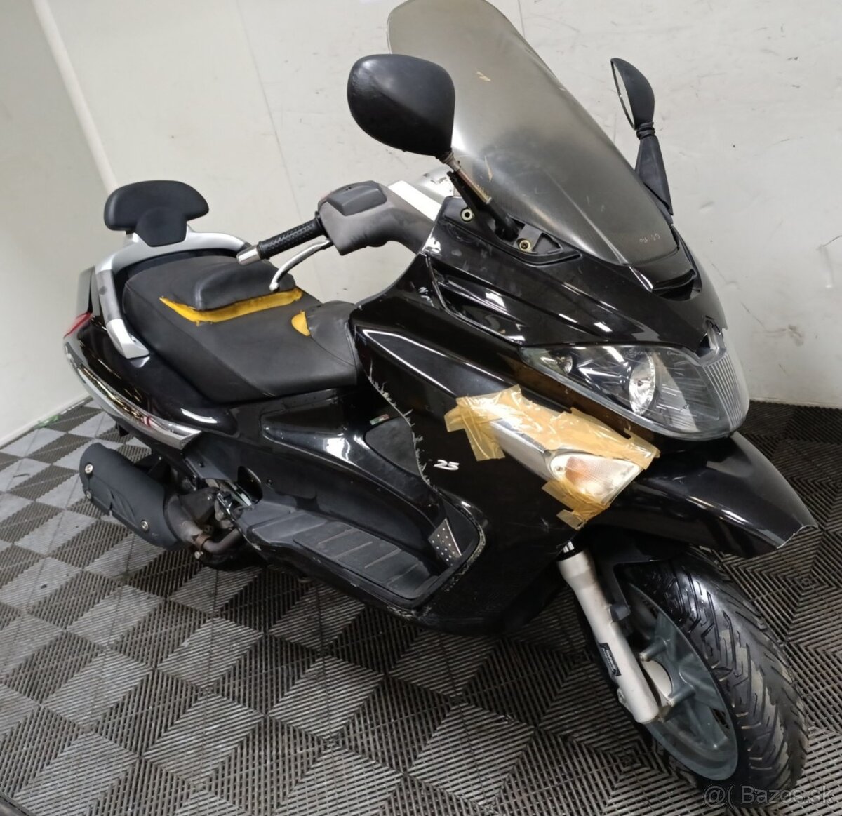 Rozpredám Piaggio XEVO 125 na nd - 3