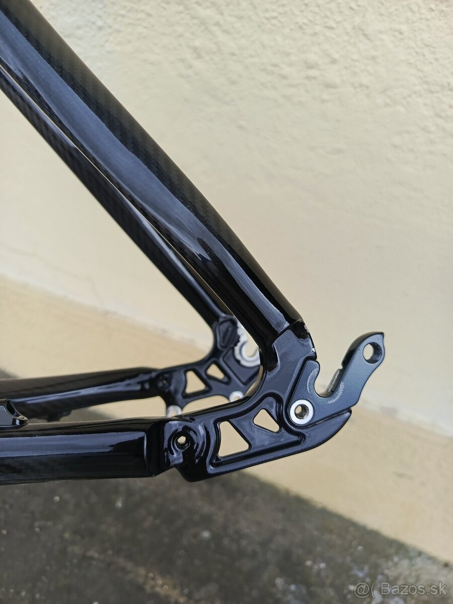 rám carbon - 3