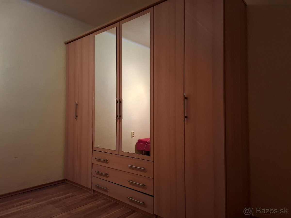 šatníková skriňa - 3