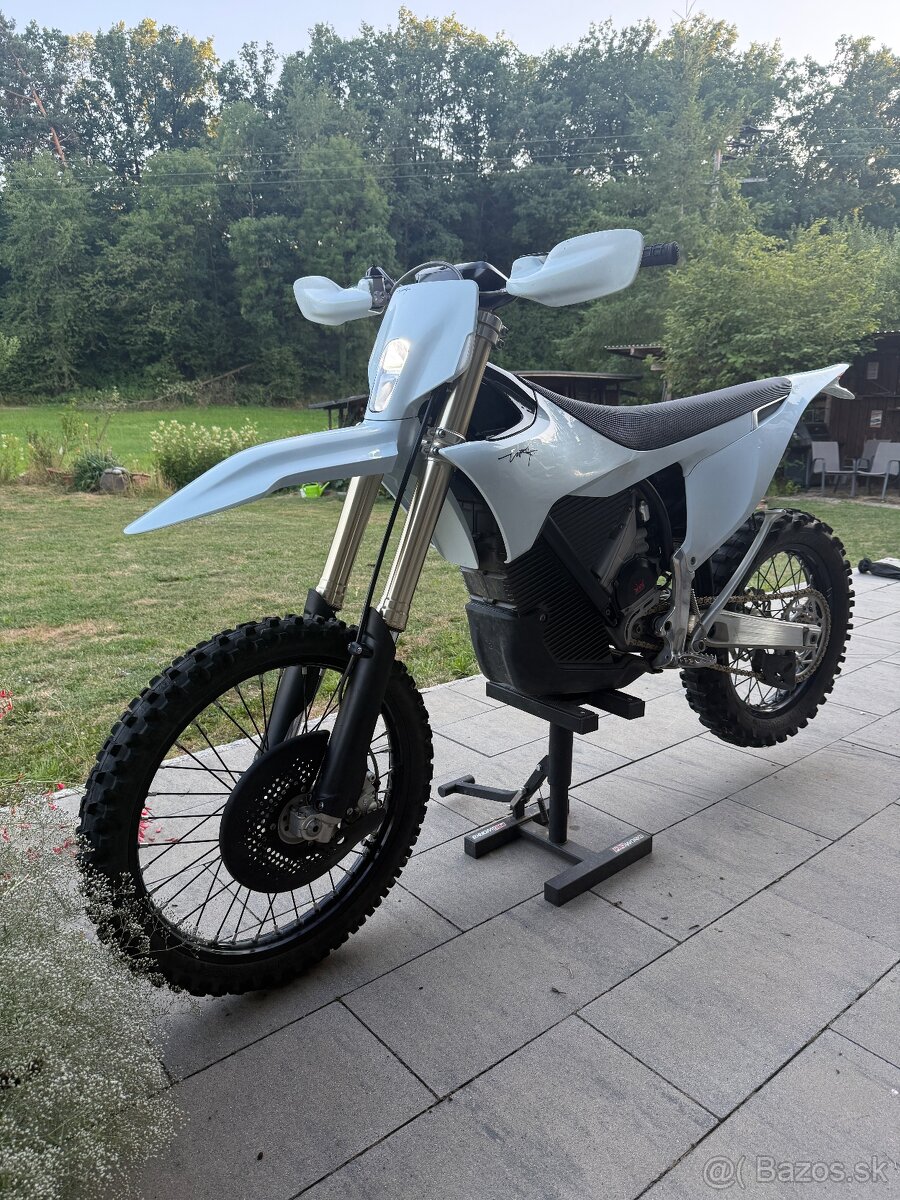 Stark Varg EX 2025 - 3