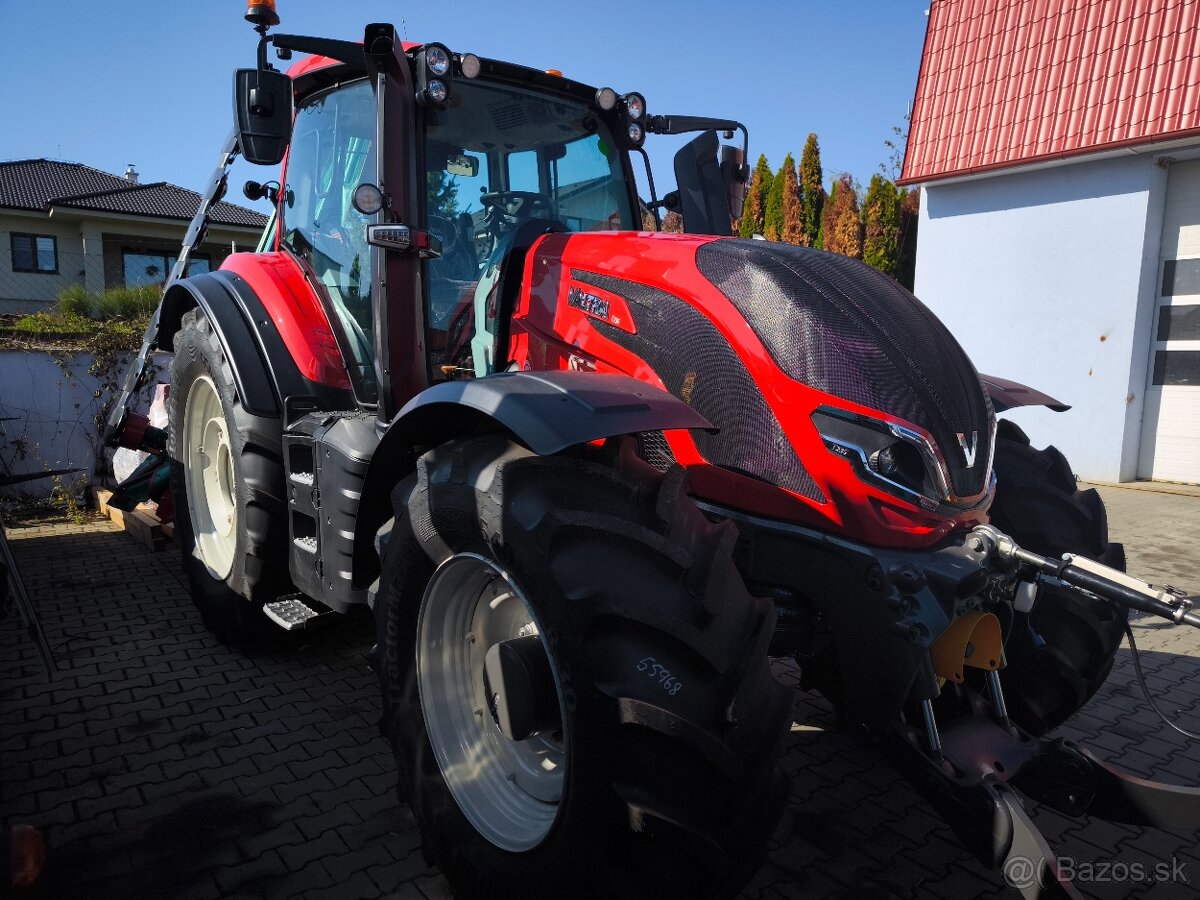 Traktor Valtra T235 Versu s otočným riadením Twin-Trac - 3