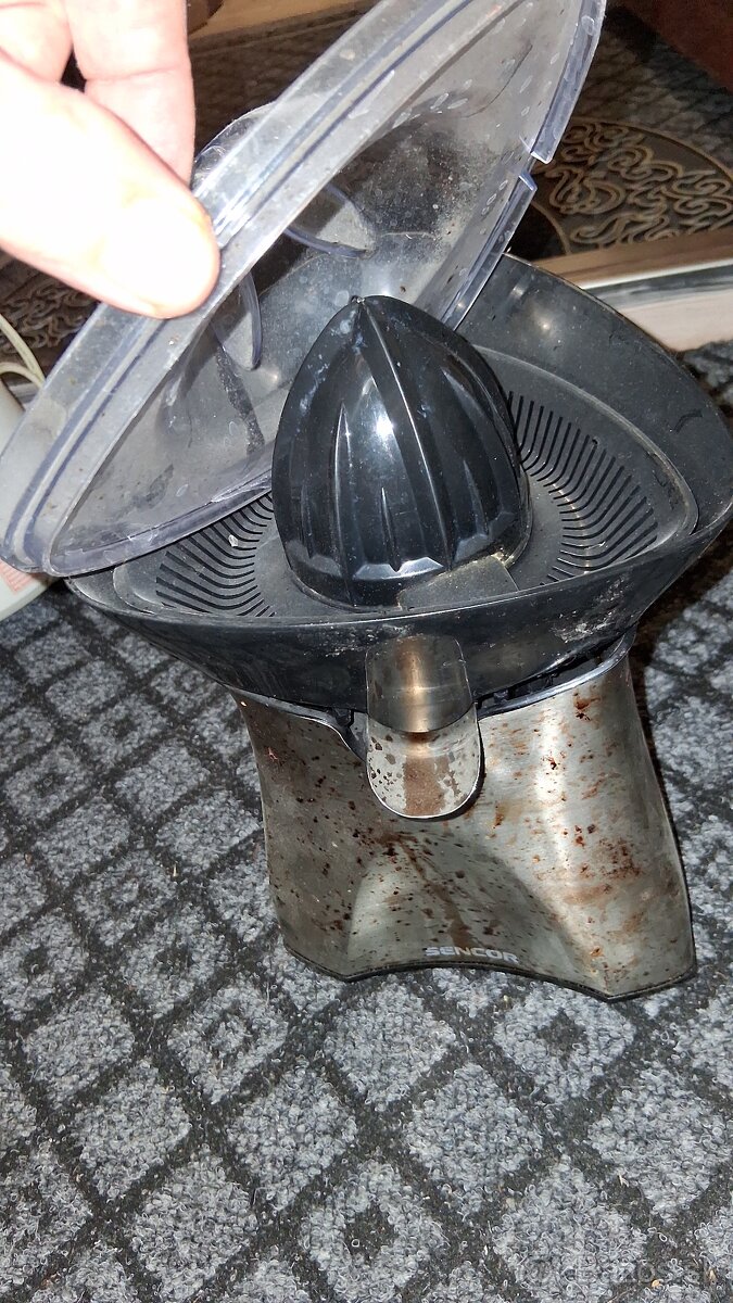 Predám starší elektrický mixér aj odšťavovač - 3