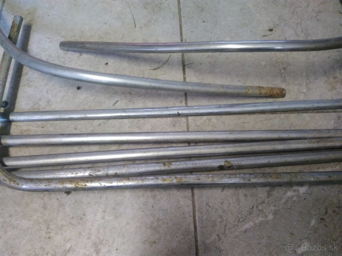 Lišty na Tatra 603 - 3