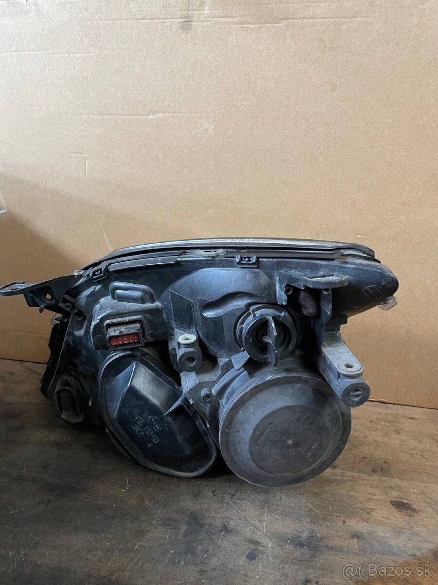 Predné práve svetlo Opel Vectra C - 3