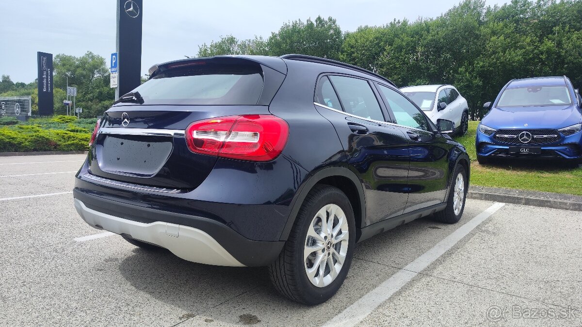Mercedes Benz GLA 200D, - 3