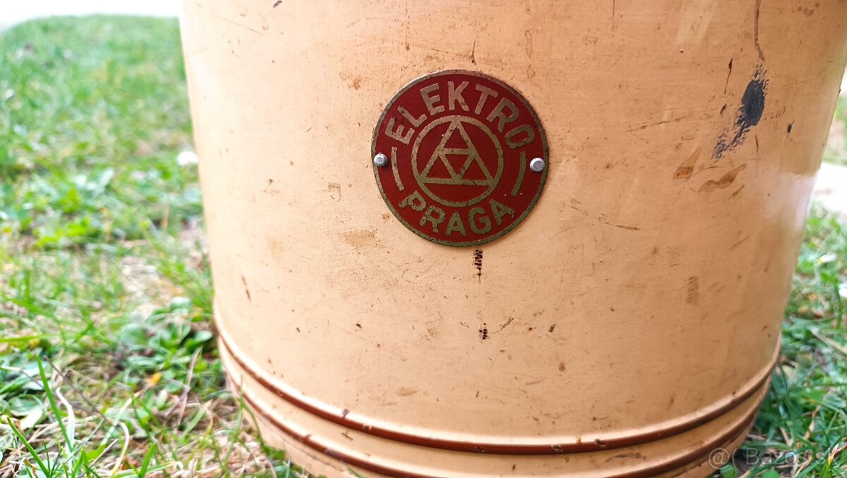 Predám starožitný vysávač - 3