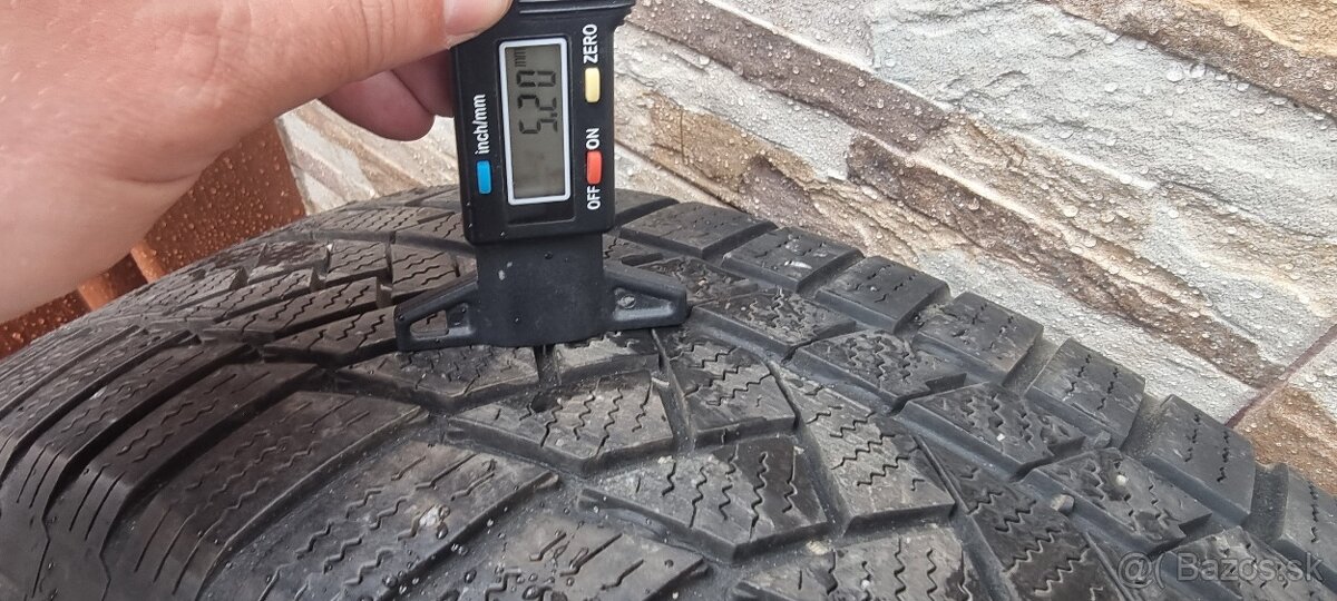 Predam 2xzimné pneumatiky Continental 215/65 r17 M+S - 3