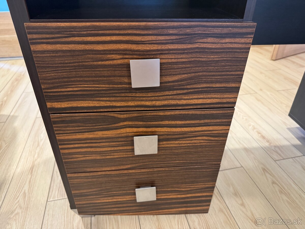Komoda - 3