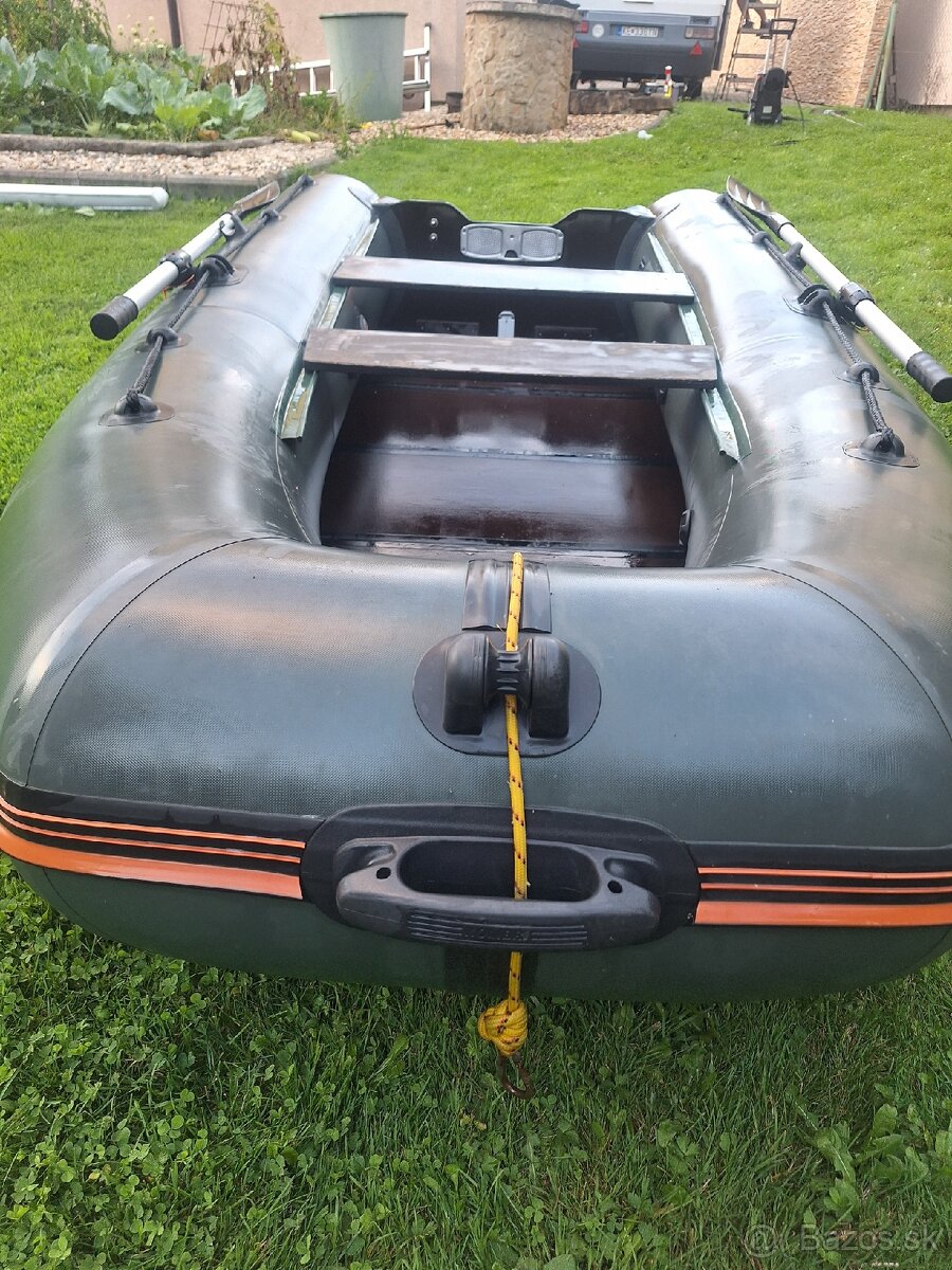 Nafukovací čln Kolibri KM-300D - 3