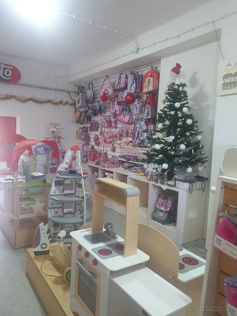 Regal, stojany a závesný system do predajne - 3