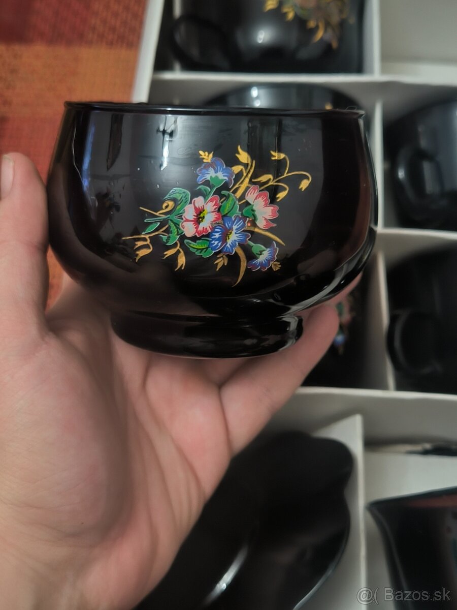 Sada šálok z čierneho skla - 3